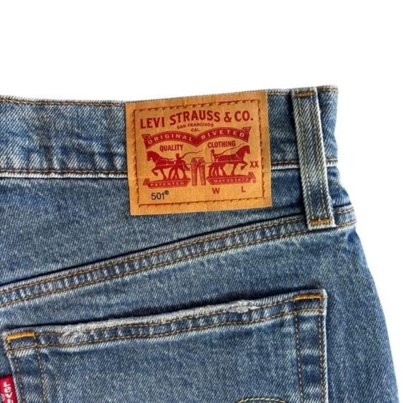 Levis 501 Shorts Women 29 Blue Cut Off Button Fly Mid Rise Premium Denim - Picture 6 of 16